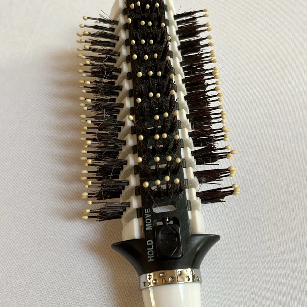 CURLMASTER ,REVLON,CONAIR various size blow out brushes , round and vent 7 total